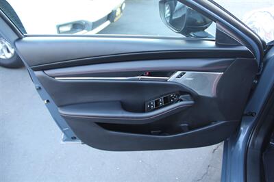 2022 Mazda Mazda3 Hatchback Preferred   - Photo 16 - Sacramento, CA 95825
