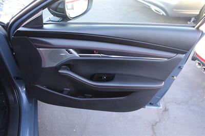 2022 Mazda Mazda3 Hatchback Preferred   - Photo 19 - Sacramento, CA 95825