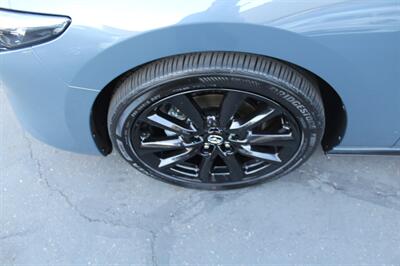 2022 Mazda Mazda3 Hatchback Preferred   - Photo 11 - Sacramento, CA 95825