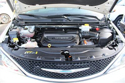 2020 Chrysler Pacifica Hybrid Limited   - Photo 42 - Sacramento, CA 95825