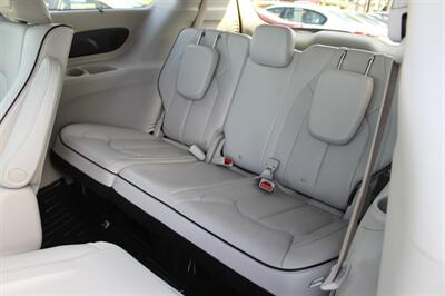 2020 Chrysler Pacifica Hybrid Limited   - Photo 18 - Sacramento, CA 95825