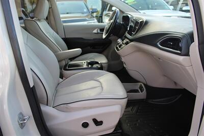 2020 Chrysler Pacifica Hybrid Limited   - Photo 25 - Sacramento, CA 95825