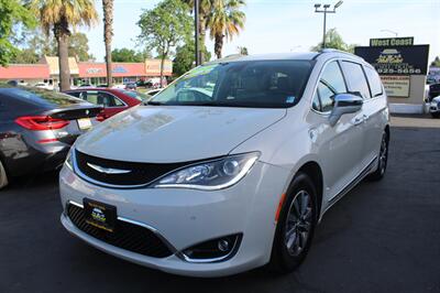 2020 Chrysler Pacifica Hybrid Limited   - Photo 4 - Sacramento, CA 95825