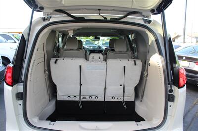 2020 Chrysler Pacifica Hybrid Limited   - Photo 19 - Sacramento, CA 95825