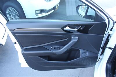 2019 Volkswagen Jetta SEL Premium   - Photo 18 - Sacramento, CA 95825