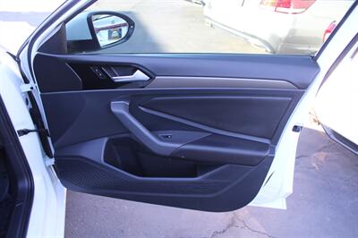 2019 Volkswagen Jetta SEL Premium   - Photo 21 - Sacramento, CA 95825