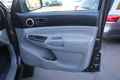 2013 Toyota Tacoma PreRunner V6 - Photo 18 - Sacramento, CA 95825