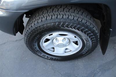 2013 Toyota Tacoma PreRunner V6 - Photo 11 - Sacramento, CA 95825