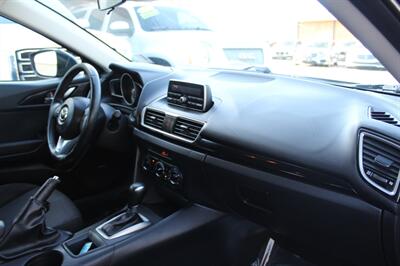 2014 MAZDA MAZDA3 i Touring   - Photo 20 - Sacramento, CA 95825