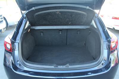 2014 MAZDA MAZDA3 i Touring   - Photo 18 - Sacramento, CA 95825