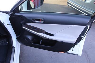 2015 Lexus IS 250   - Photo 19 - Sacramento, CA 95825