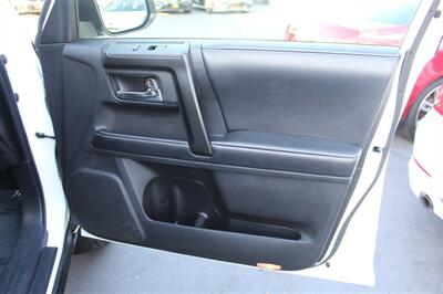 2019 Toyota 4Runner SR5   - Photo 20 - Sacramento, CA 95825