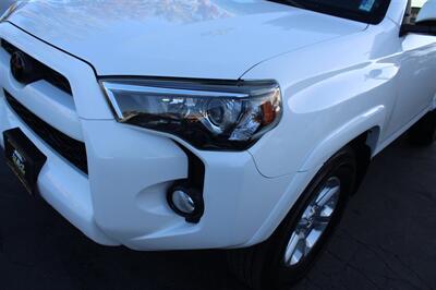 2019 Toyota 4Runner SR5   - Photo 10 - Sacramento, CA 95825