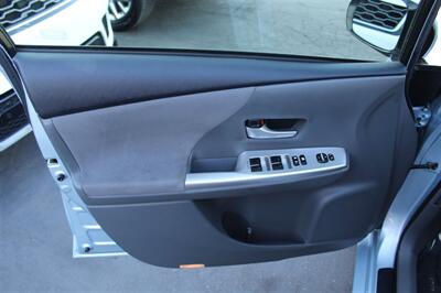2012 Toyota Prius v Three   - Photo 16 - Sacramento, CA 95825