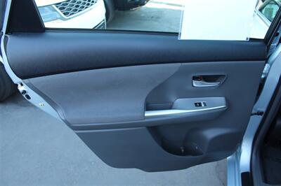 2012 Toyota Prius v Three   - Photo 22 - Sacramento, CA 95825