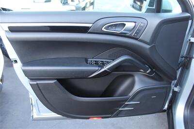 2018 Porsche Cayenne Platinum Edition   - Photo 18 - Sacramento, CA 95825