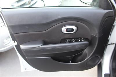 2016 Kia Soul +   - Photo 14 - Sacramento, CA 95825