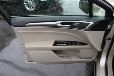 2019 Ford Fusion SEL   - Photo 18 - Sacramento, CA 95825