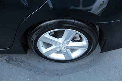 2013 Toyota Camry SE   - Photo 12 - Sacramento, CA 95825