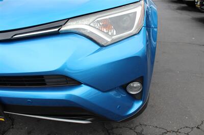 2018 Toyota RAV4 Hybrid XLE   - Photo 10 - Sacramento, CA 95825