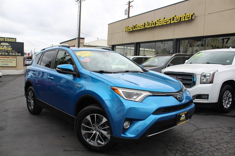 2018 Toyota RAV4 Hybrid XLE  