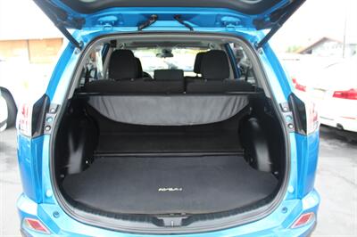 2018 Toyota RAV4 Hybrid XLE   - Photo 19 - Sacramento, CA 95825