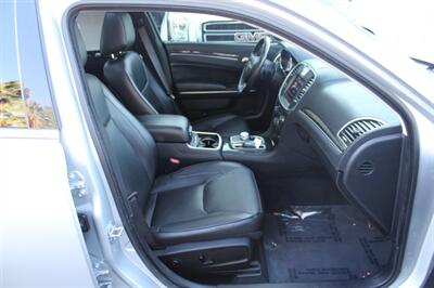 2020 Chrysler 300 Limited   - Photo 20 - Sacramento, CA 95825