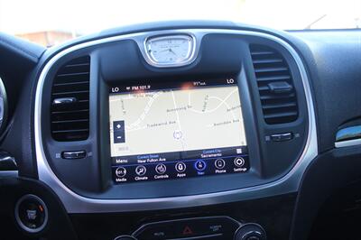 2020 Chrysler 300 Limited   - Photo 26 - Sacramento, CA 95825