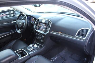 2020 Chrysler 300 Limited   - Photo 19 - Sacramento, CA 95825