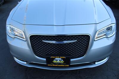2020 Chrysler 300 Limited   - Photo 9 - Sacramento, CA 95825