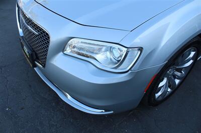 2020 Chrysler 300 Limited   - Photo 10 - Sacramento, CA 95825