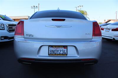 2020 Chrysler 300 Limited   - Photo 14 - Sacramento, CA 95825