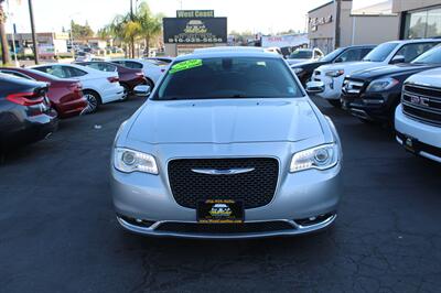 2020 Chrysler 300 Limited   - Photo 3 - Sacramento, CA 95825