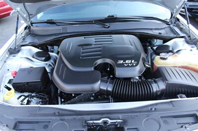 2020 Chrysler 300 Limited   - Photo 30 - Sacramento, CA 95825