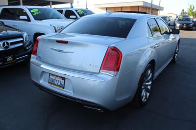 2020 Chrysler 300 Limited   - Photo 7 - Sacramento, CA 95825