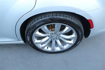 2020 Chrysler 300 Limited   - Photo 13 - Sacramento, CA 95825