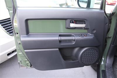 2010 Toyota FJ Cruiser   - Photo 15 - Sacramento, CA 95825