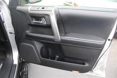 2017 Toyota 4Runner SR5 Premium   - Photo 21 - Sacramento, CA 95825