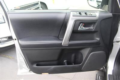 2017 Toyota 4Runner SR5 Premium   - Photo 18 - Sacramento, CA 95825