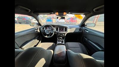 2019 Dodge Charger SXT - Photo 17 - Dodge City, KS 67801