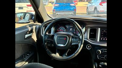 2019 Dodge Charger SXT - Photo 8 - Dodge City, KS 67801