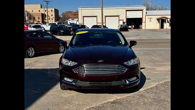 2017 Ford Fusion SE   - Photo 2 - Dodge City, KS 67801