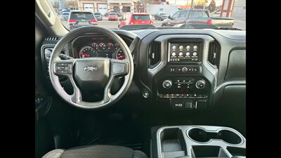 2022 Chevrolet Silverado 1500 Custom Trail Boss   - Photo 10 - Dodge City, KS 67801