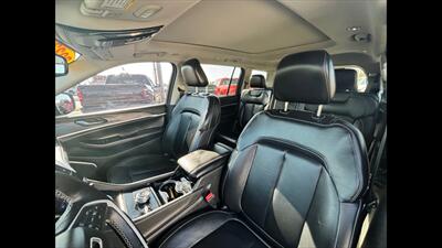 2021 Jeep Grand Cherokee L Limited   - Photo 8 - Dodge City, KS 67801