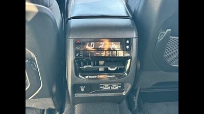 2021 Jeep Grand Cherokee L Limited   - Photo 18 - Dodge City, KS 67801