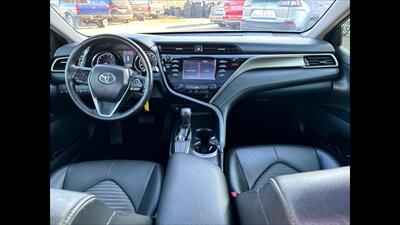 2018 Toyota Camry SE   - Photo 9 - Dodge City, KS 67801