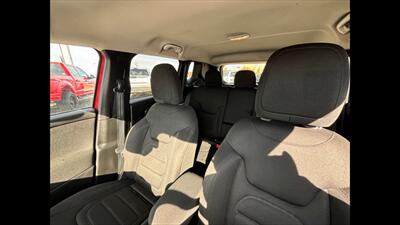 2018 Jeep Renegade Latitude   - Photo 9 - Dodge City, KS 67801