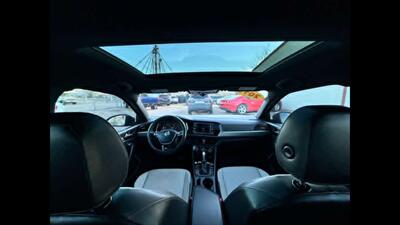 2019 Volkswagen Jetta 1.4T R-Line   - Photo 12 - Dodge City, KS 67801