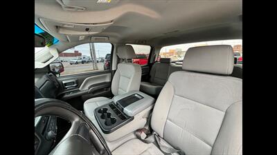 2018 Chevrolet Silverado 1500 Custom   - Photo 6 - Dodge City, KS 67801