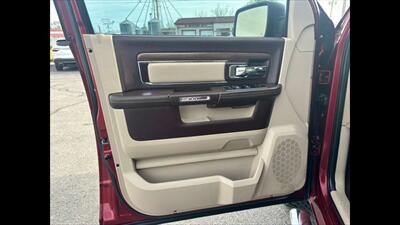 2014 RAM 1500 Laramie   - Photo 11 - Dodge City, KS 67801
